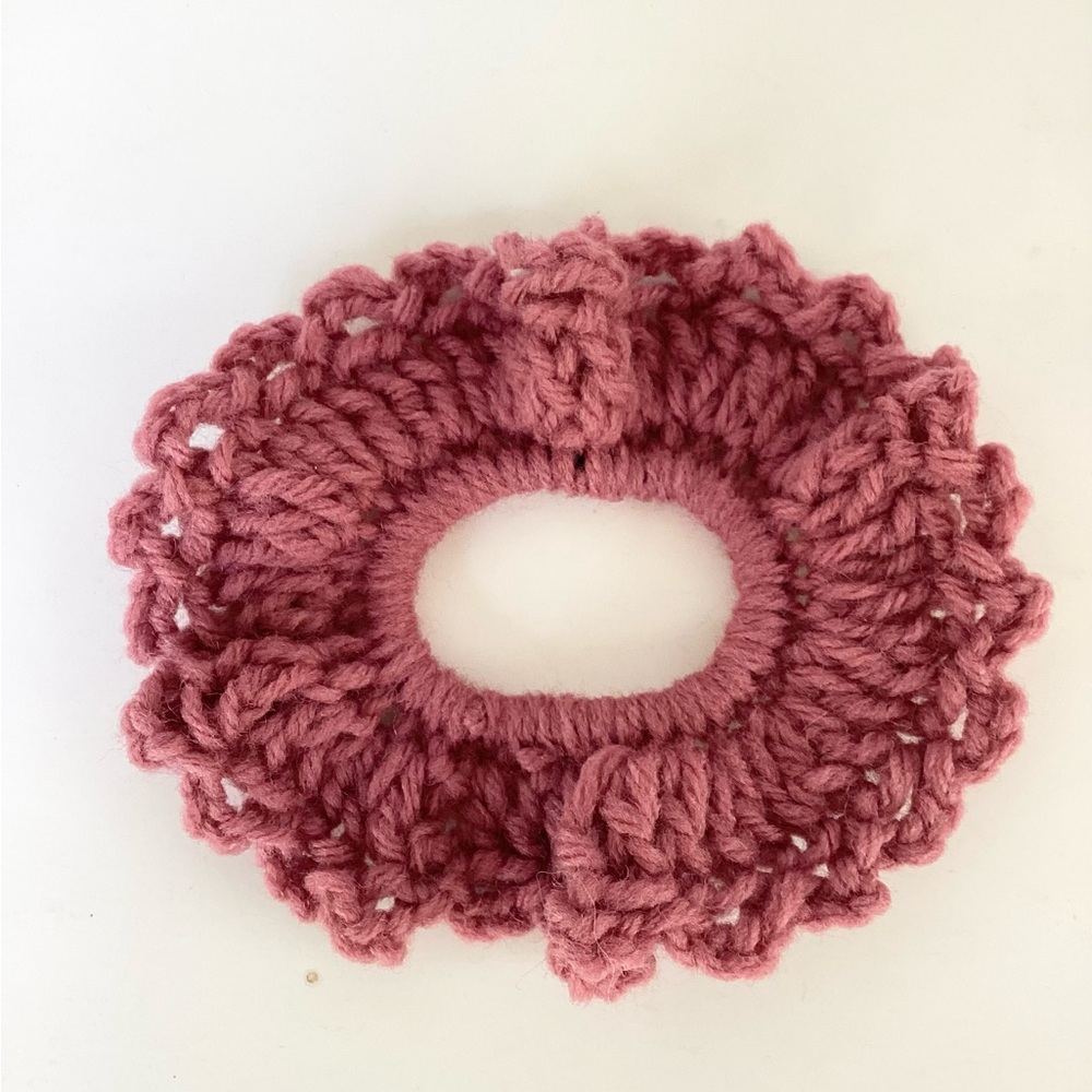 Hair Scrunchy Set Hand Crafted Pink CrochetBoho Messy Bun Ruffle - Picture 6 of 11